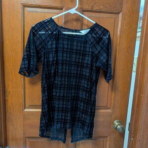 Junior's Navy Velvet Plaid blouse, size XSm